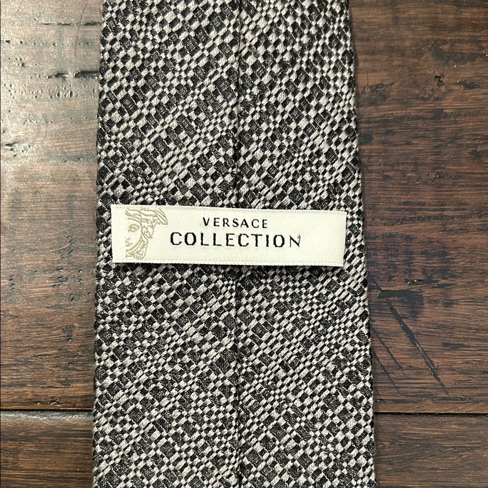 Versace Collection Textured Gray Tie - Picture 3 of 5